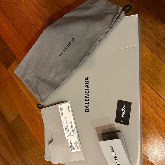 Men’s Balenciaga Triple S Sneakers Size 11 Off White EUC - Picture 3 of 13